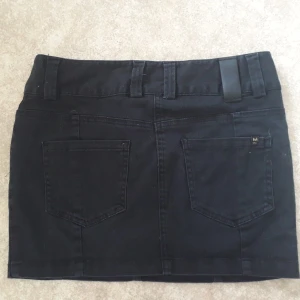 Jeanskjol  - Från veromoda. Strl 34. Frakt ingår i priset