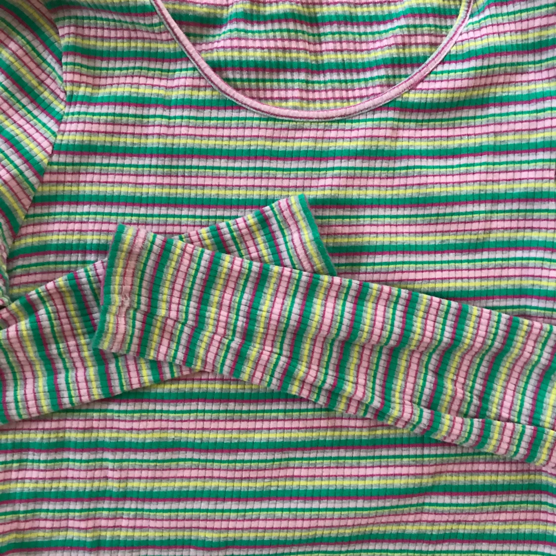 Randig ribbad tröja Monki 