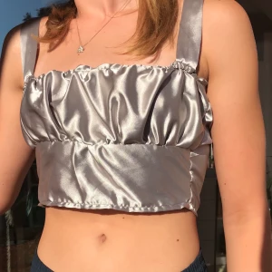 Topp i valfri storlek - Sjukt söt tröja nu i ny färg! Syr dem på beställning efter dina mått. Dm vid intresse 