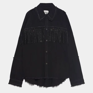 Jeansjacka med fransar - Bra skick! BUDA! (Köpare står för frakt)