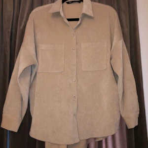 Zara skjorta  - Frakt 50kr 