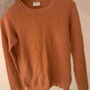  - Tjocktröja/ stickad tröja från Vila. Jättefin!💓