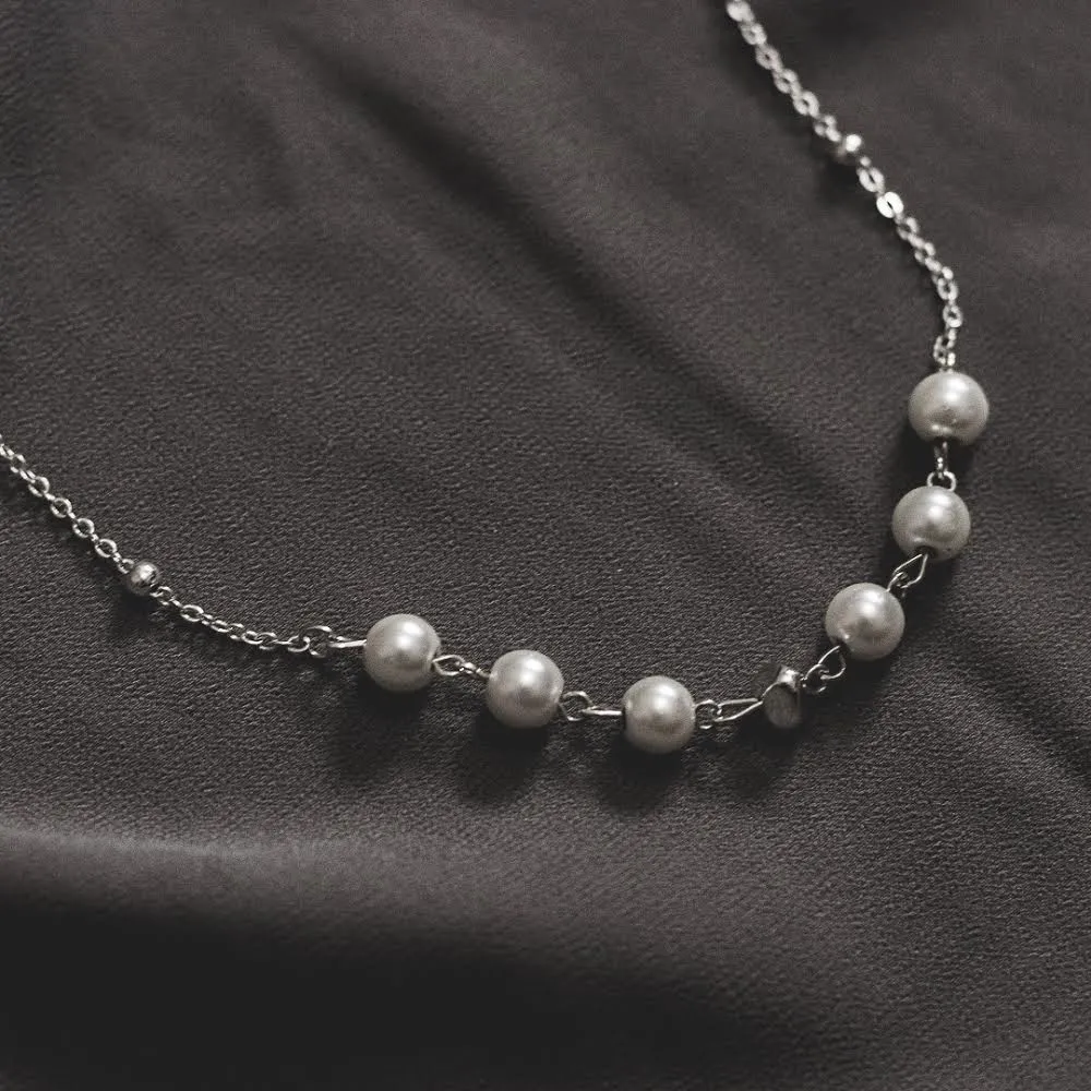 Nu lanserar jag blandannat detta halsband från det nya kollektionen från mitt företag ZOHIO Jewelry. Välldigt unikt och snyggt halsband med pärlor, kan vara betydelsefull och därför även perfekt som gåva 💝 Endast ett begränsat antal säljs för detta pris!!. Accessoarer.