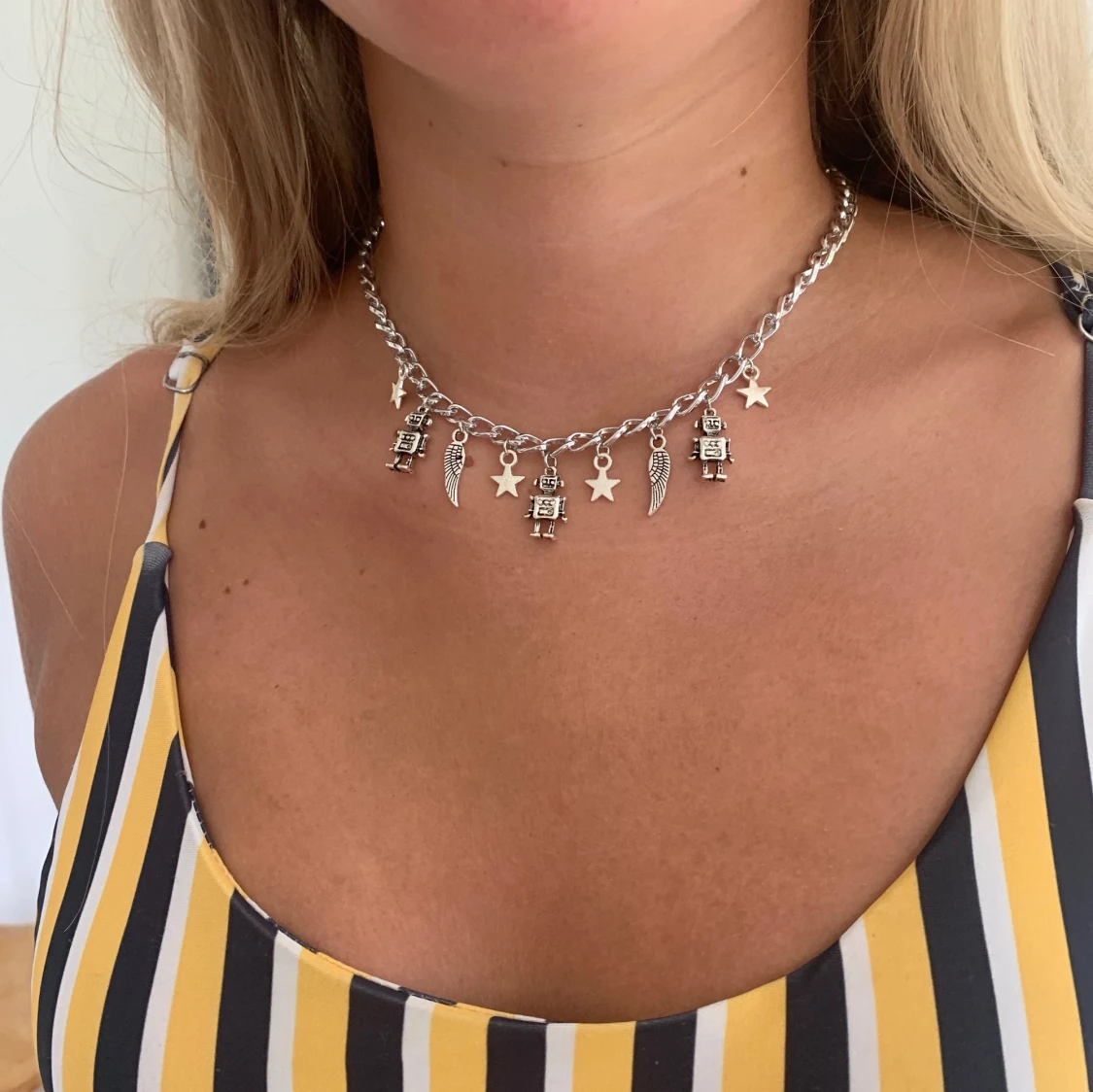 Kedjehalsband med berlocker - 90