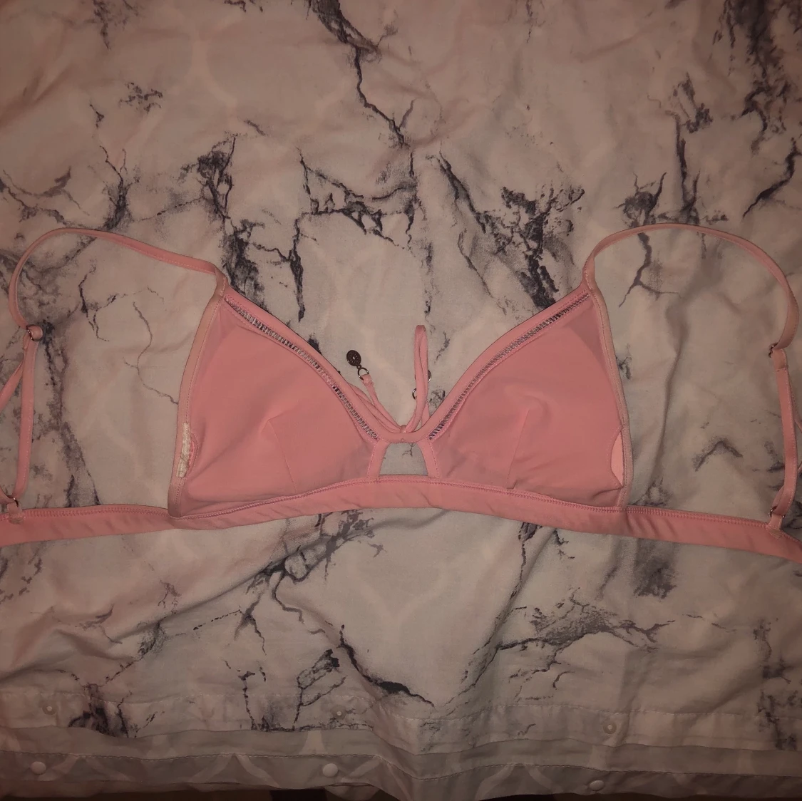 Söt bikiniöverdel - 90