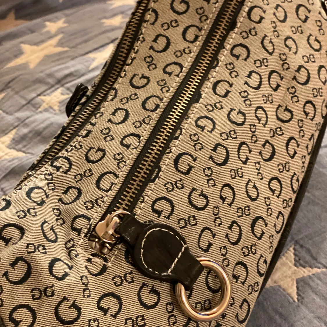 Guess handväska köpt i Guess affär i USA - 90