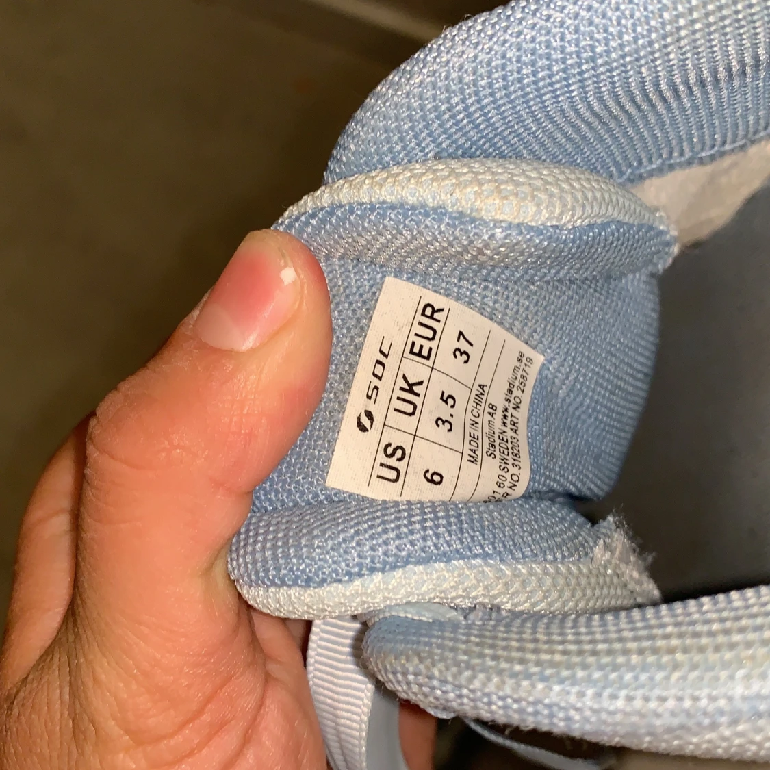 Blåa springskor/jumpa skor - 90