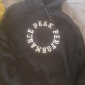 Peak performance hoodie - Köpt för 6 månader sen hos Peak Performance för 1200kr