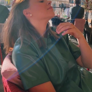 Jätte fin skinnskjorta från Gina tricot  - Köpt för 449kr aldrig använd