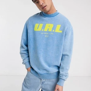 Tjocktröja - collusion  - Assnygg tjocktröja köpt från asos i vintras. Använd endast 2 gånger, säljer då den inte används. Tröjan är i strl XS men sitter på mig (som har strl S) som en M.