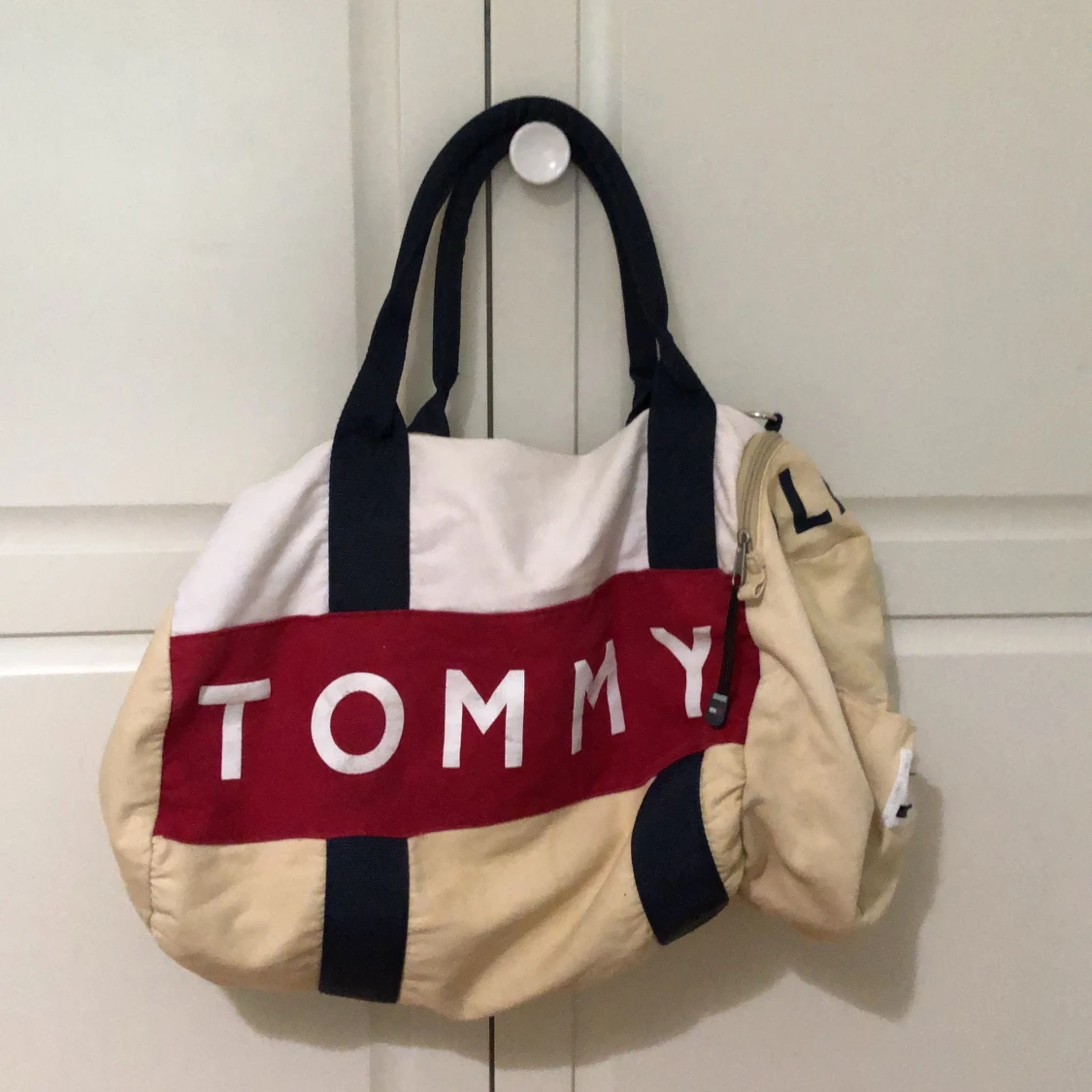 Tommy Hilfiger väska