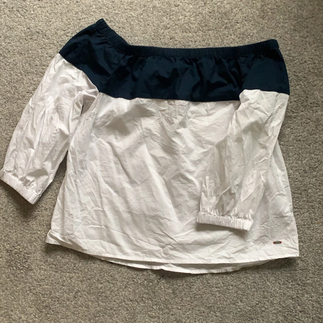 Offshoulder blus från Tommy Hilfiger