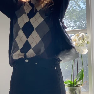 Finstickad tröja - Säljer denna jätte fina tröjan från selected 💘🦋 frakten:63kr 