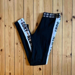  - Jättefina träningsbyxor/tights🖤☀️