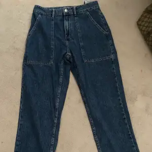 Fina jeans från zara, oanvända då det blev fel storlek.
