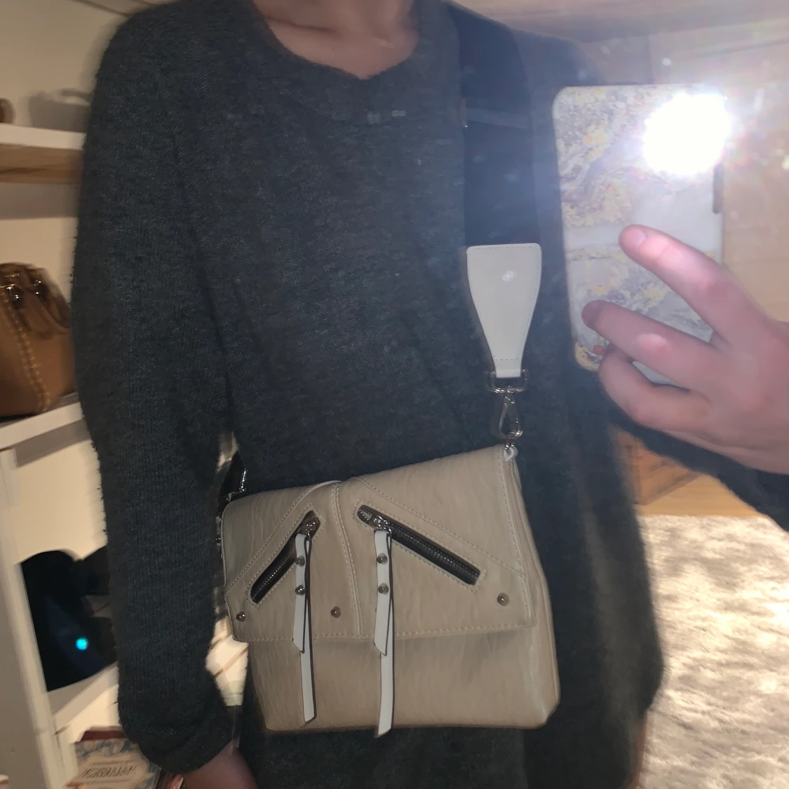 Cool väska med nitar - 90