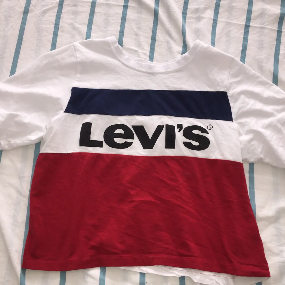 Levis t shirt ( storlek S) 😄. T-shirts.