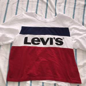 Levis t shirt ( storlek S) 😄