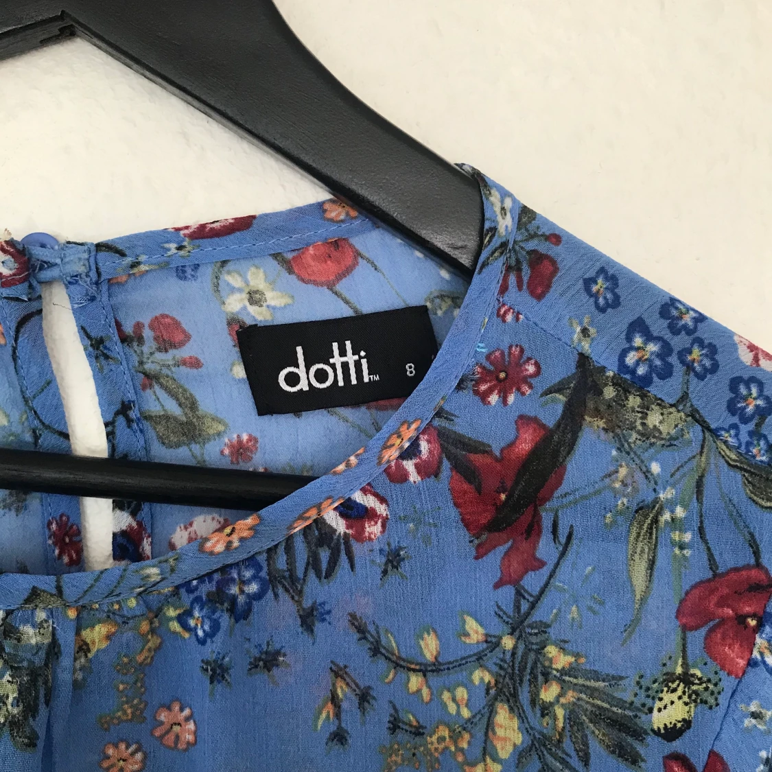 Blus med volangärmar  - 91