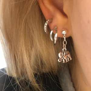 Elefant örhängen, handgjorda - Säljer dessa handgjorda elefantörhöngen, bra kvalitet och aldrig använda. Frakt kostar 11kr men kan ingå vid snabb affär💞