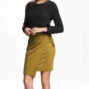  - Säljer en helt ny camo kjol, knyts i midjan. Superfin!  Fri frakt 