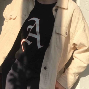  - Asball t-shirt med coolt tryck på! 🐟Frakt ingår i priset🐟