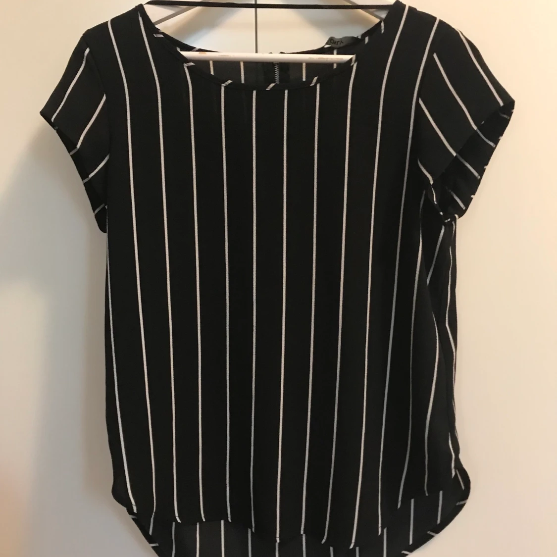 Blus som t-shirt. Oanvänd. XS