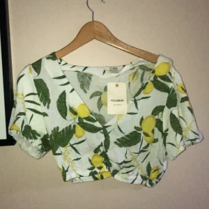 Sommar topp - super söt sommar topp. Aldrig använd, lapparna kvar, köpte för 200kr