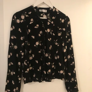 Holister - Skjorta från holister, knappt använd. Stl S. 