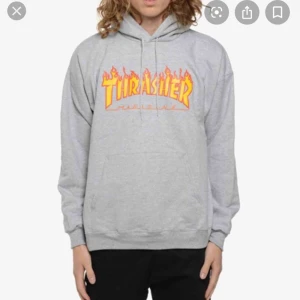  - Så fin tröja! men det är en bild från google då jag inte kan ge en rättvis bild på tröjan. vi kan diskutera priset. använd ett par gånger men den är som ny. 250+frakt