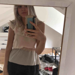  - Asfin blus! Aldrig använd, frakt tillkommer