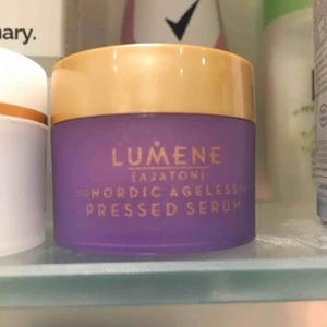  - Ett super serum som gör huden underbar! Endast testad. Frakt tillkommer 📦