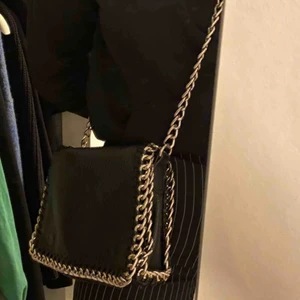  - Min favoritväska som jag tyvärr inte använder längre! Grymt fint skick!! Köparen står för frakten 💕