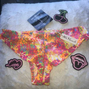  - Snygg bikini-trosa som jag beställde men inte passade!👙 Endast testad (med kläder under) Köparen står för frakt🌸