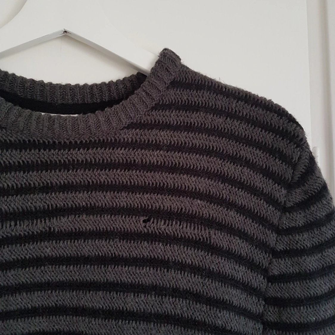 Distressed stickad tröja H&M