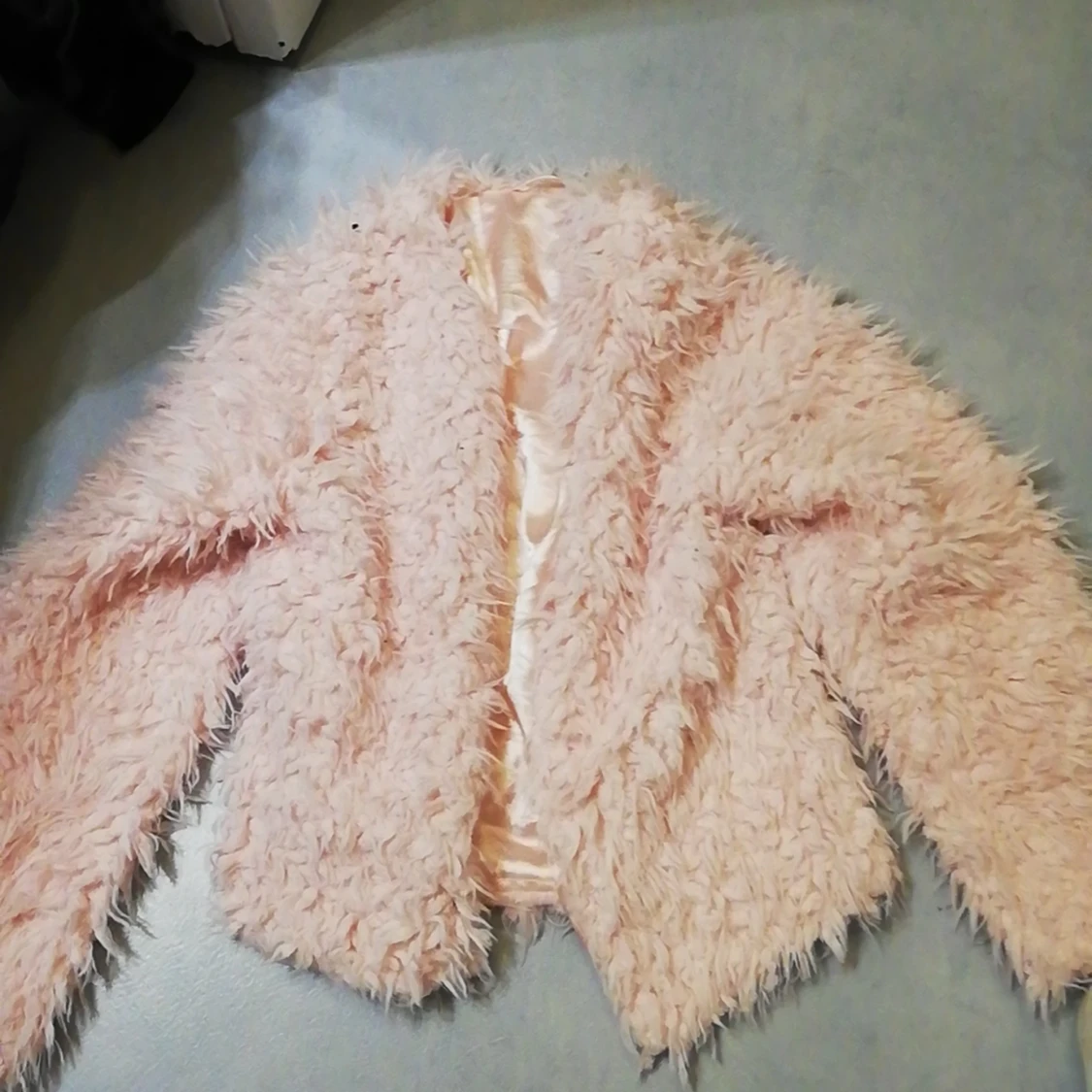 Ljus rosa gosig kofta