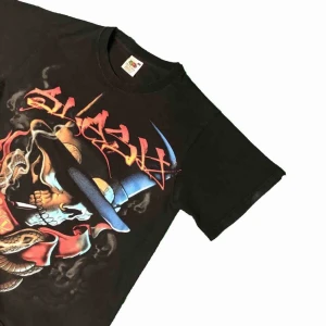  - Säljer denna Vintage Slash Tee. Tröjan är storlek Small och i bra skick för sin ålder :)