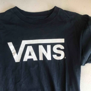  - 💙💙Skriv privat för mer info om plagget. Frakten är oftast 63kr med postkort skicka lätt men om det är mindre plagg=billigare. Är öppen för byte. Paketpris går att fixa!! Tveka inte att höra av er vid frågor!! 🥰🥰🥰