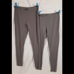 2 par gråa leggings 38/40 jsfn - 2 par leggings från JSFN, 38/40 i storlek.