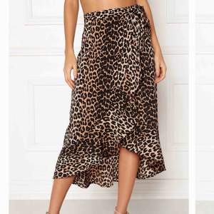 Säljer min leopard kjol från Gina! Helt ny då det inte är min still alls 