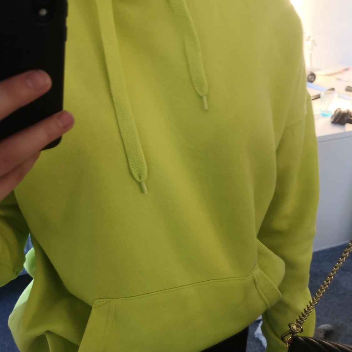 Neon hoddie - 90