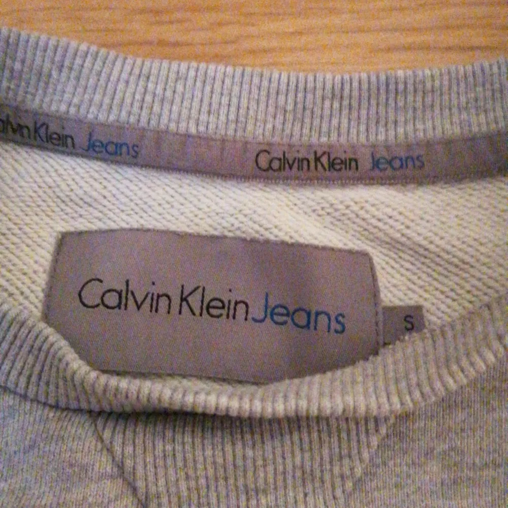 Tröja från Calvin Klein [Oanvänd] . Hoodies.