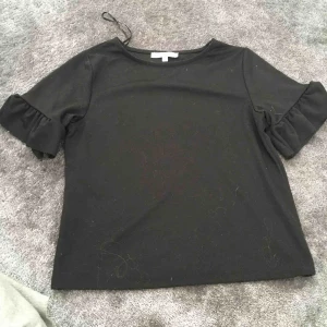  - 63kr frakt. Köpte 2018 från Chiquelle collection Therese Lindgren💕 o om du vill köpa tar jag bort alla hårstrån och tvättar den👍🏼