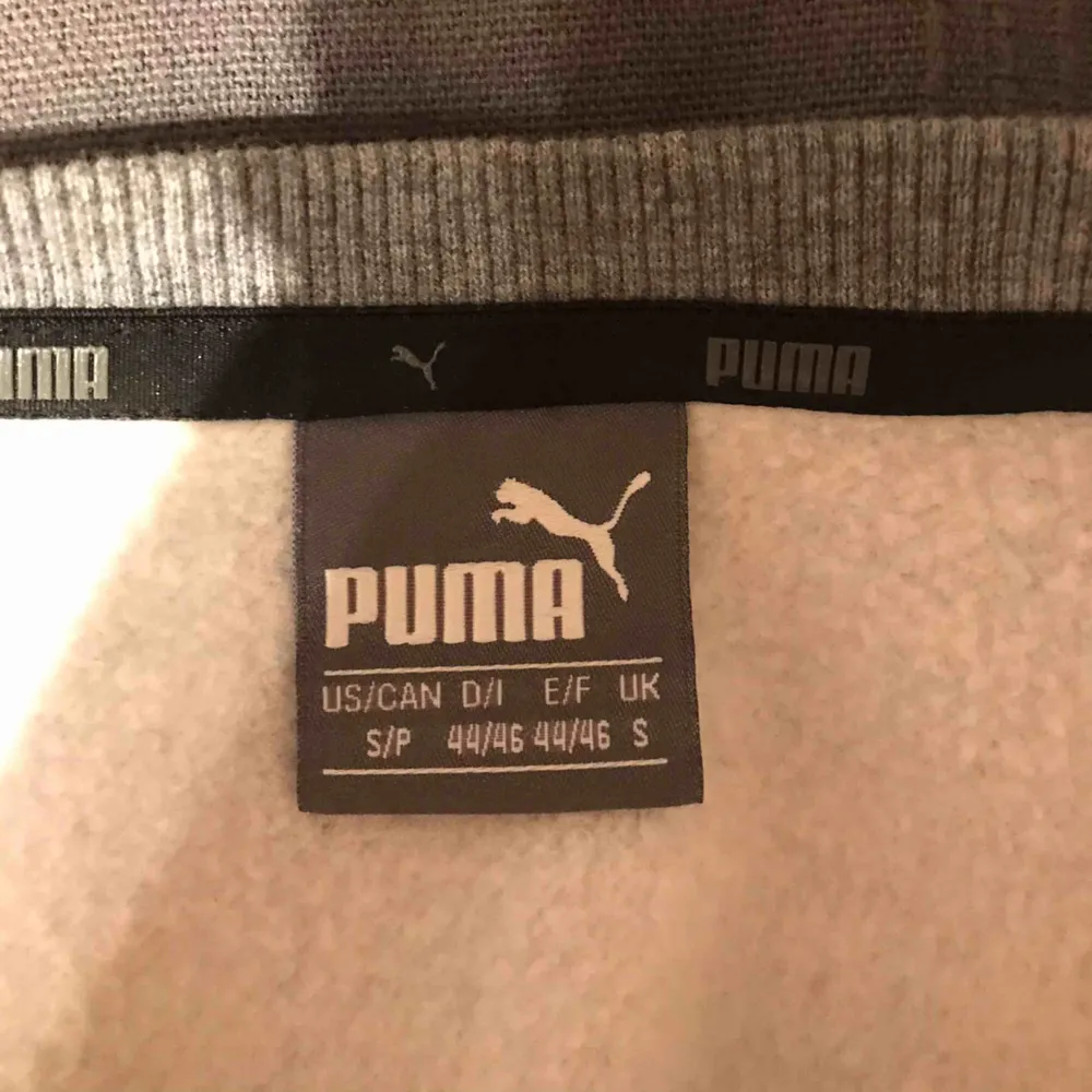 Från Puma, knappt använd så i nyskick💞 köpare står för frakt men pris kan diskuteras, kan även mötas upp i Sthlm . Hoodies.