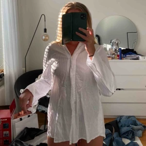  - Vit skjorta från Carin Wester, använd 1 gång
