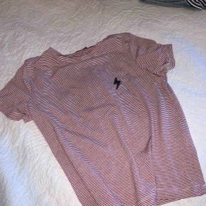  - Fin randig t-shirt!🌸