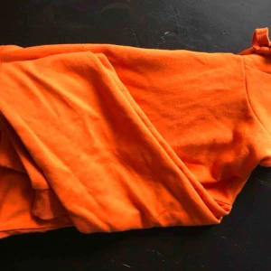  - Säljer denna knappt använda hoodie för. Den är från Cubus! Pris kan diskuteras vid snabb affär ☺️☺️