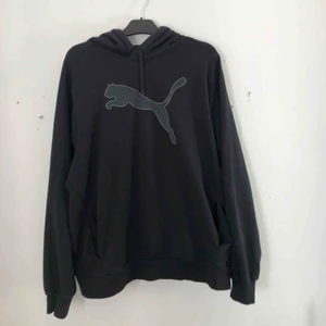  - Puma tränings hoodie. Perfekt för gymmet etc. Köparen står för frakten.
