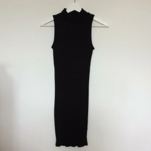  - Superstretchig klänning från Gina tricot 