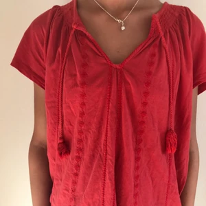  - Röd T-shirt från Polo Ralph Lauren Storlek XS Betalning sker via swish  Köparen står för frakt